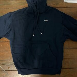 NWOT Alo Yoga Sweatshirt